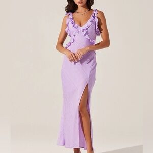 ASTR The Label NWT Sorbae Lavender Ruffle Maxi Dress w Tie Shoulders Size Large